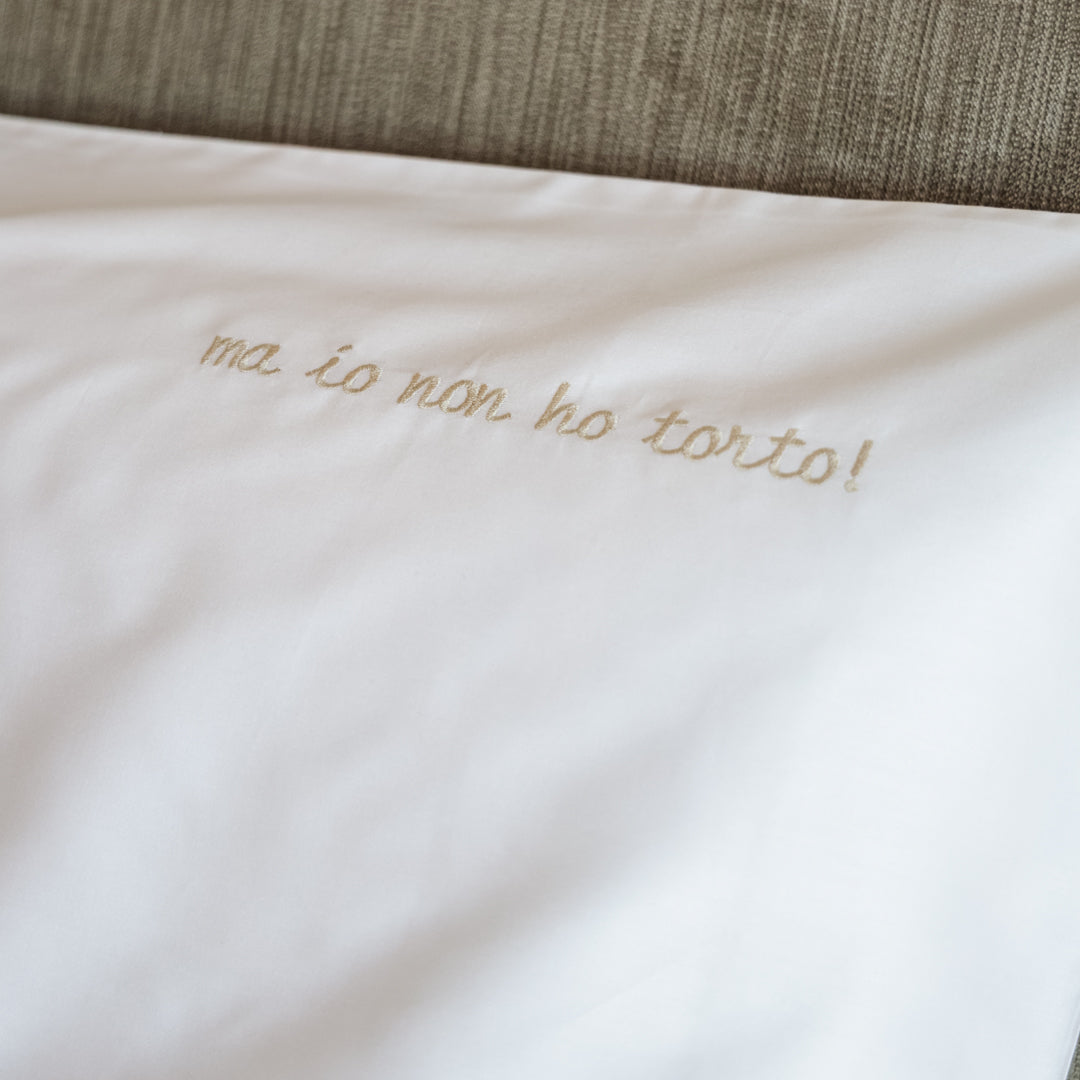 Completo Letto in Rasatello con Frase Ricamata