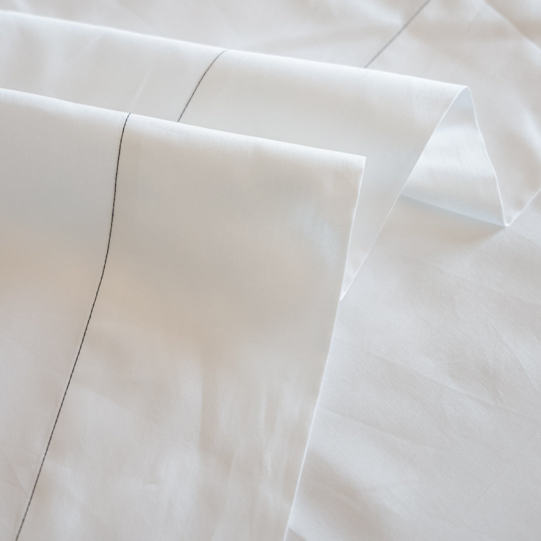 Completo Letto in Rasatello con Frase Ricamata