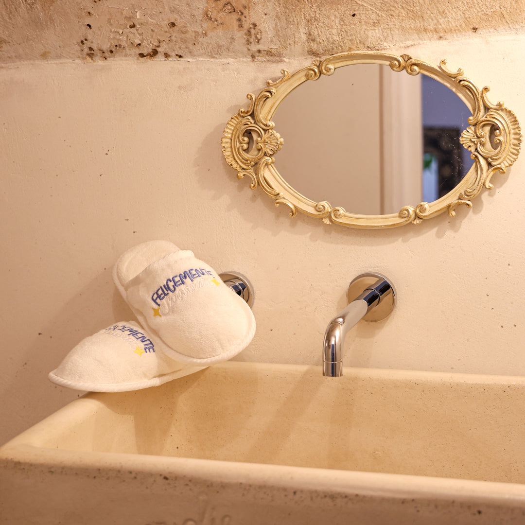 Ciabatte con Frase Ricamata "FELICEMENTE SPOSSATI"