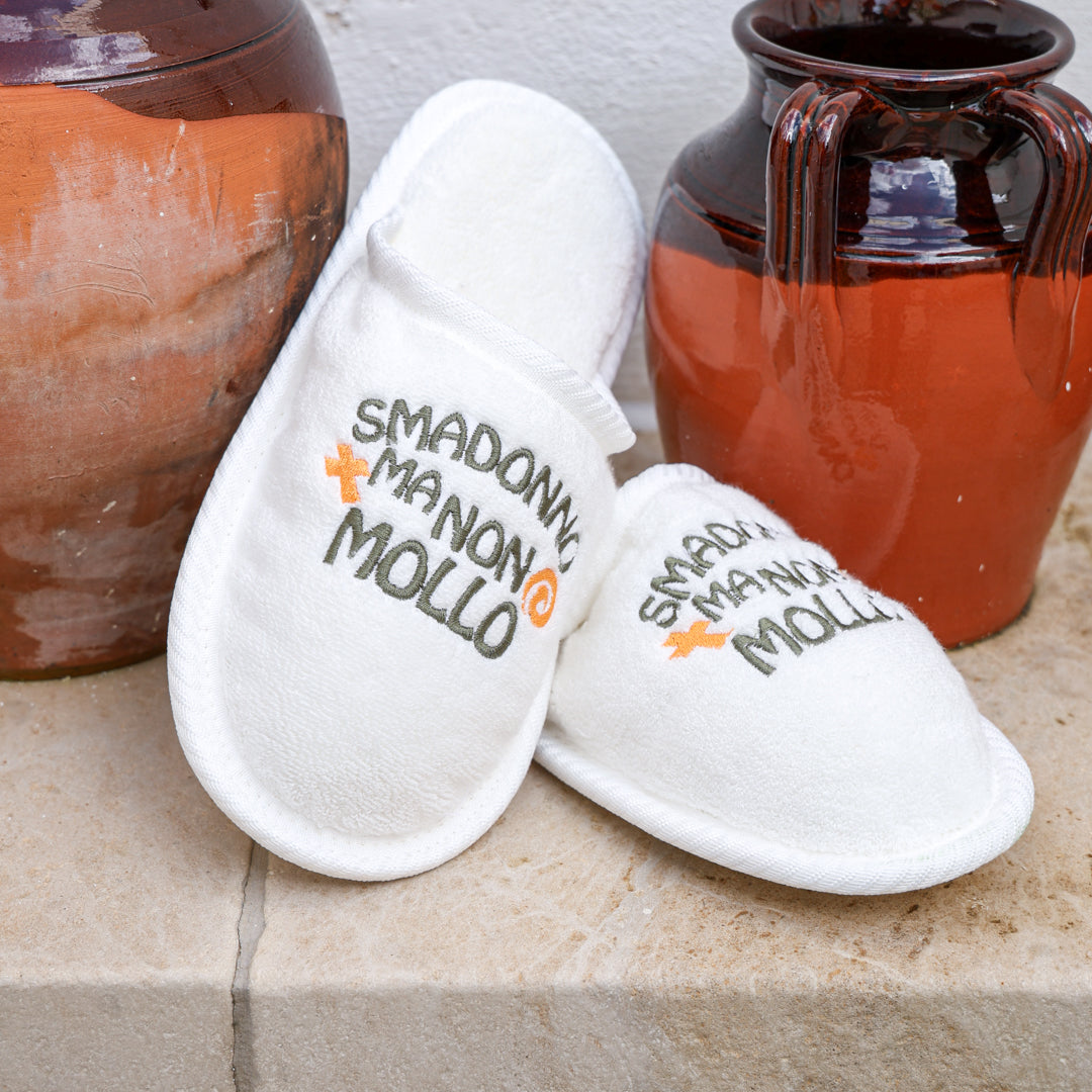 Ciabatte con Frase Ricamata "SMADONNO MA NON MOLLO"